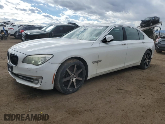 2013 BMW 7 Series 750Li xDrive z VIN WBAYF8C53DD140692, wystawiony jako Copart lot #79561764 z przebiegiem 163 552 mil mil oraz Nie do naprawy • Non repairable. Historia ofert i sprzedaży dostępna na DreamBid. Obrazek 1.
