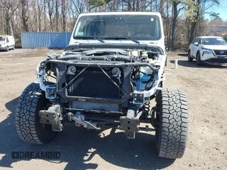 2020 Jeep Gladiator Rubicon with VIN 1C6JJTBG1LL181875, listed as a IAAI auction lot 41722037 with 51,037 mi miles and . Bid and sale history available at DreamBid. Image 13.