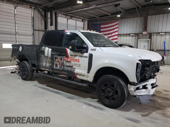 2024 Ford Super Duty F-250 SRW XL with VIN 1FT8W2BT8REC65205, listed as a Copart auction lot 46938475 with 59,686 mi miles and Salvage Title. Bid and sale history available at carsss.com. Image 4.