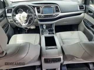 2017 Toyota Highlander XLE with VIN 5TDJZRFH8HS425504, listed as a Copart auction lot 59819625 with 149,287 mi miles and Salvage title. Bid and sale history available at DreamBid. Image 8.