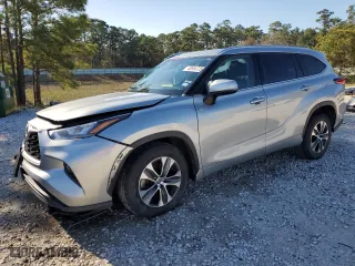 2020 Toyota Highlander XLE with VIN 5TDGZRAH5LS504770, listed as a Copart auction lot 48554725 with 84,711 mi miles and Non Repairable. Bid and sale history available at carsss.com. Image 1.