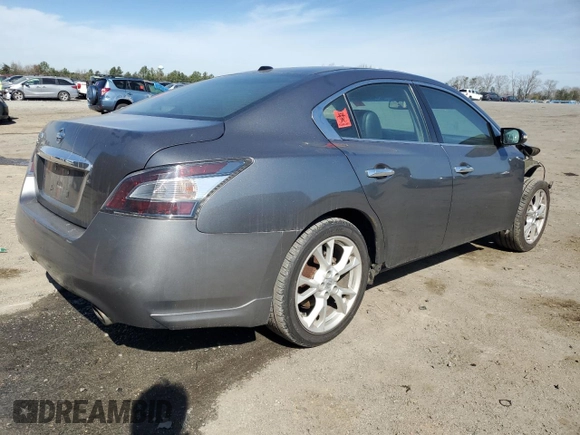 2014 Nissan Maxima SV z VIN 1N4AA5AP0EC456652, wystawiony jako Copart lot #49590985 z przebiegiem 133 842 mil mil oraz Szkoda całkowita • Salvage title. Historia ofert i sprzedaży dostępna na DreamBid. Obrazek 3.