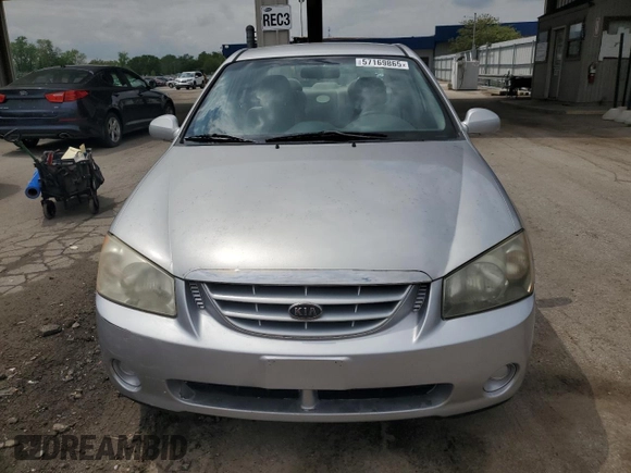 2006 Kia Spectra EX z VIN KNAFE121565316347, wystawiony jako Copart lot #57169865 z przebiegiem 82 782 mil mil oraz Czysty tytuł • Clean title. Historia ofert i sprzedaży dostępna na DreamBid. Obrazek 5.