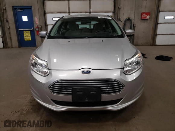 2014 Ford Focus Electric z VIN 1FADP3R4XEL330308, wystawiony jako Copart lot #54394165 z przebiegiem 82 423 mil mil oraz Tytuł czysty. Historia ofert i sprzedaży dostępna na DreamBid. Obrazek 5.
