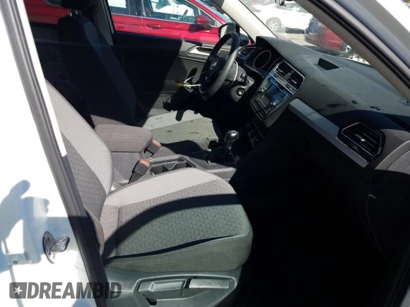 2020 Volkswagen Tiguan S with VIN 3VV1B7AXXLM084866, listed as a Copart auction lot 33149061 with 2,439 mi miles and Salvage title. Bid and sale history available at DreamBid. Image 5.