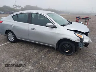 2015 Nissan Versa S Plus with VIN 3N1CN7AP0FL810844, listed as a IAAI auction lot 41386594 with 118,606 mi miles. Bid and sale history available at carsss.com. Image 1.