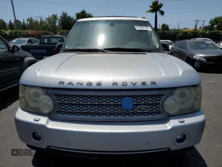 2007 Land Rover Range Rover SC z VIN SALMF13437A255355, wystawiony jako Copart lot #61262195 z przebiegiem Nie podano mil oraz Czysty tytuł • Clean title. Historia ofert i sprzedaży dostępna na DreamBid. Obrazek 5.