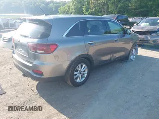 2019 Kia Sorento L z VIN 5XYPG4A38KG506389, wystawiony jako IAAI lot #42114952 z przebiegiem 64 333 mil mil oraz . Historia ofert i sprzedaży dostępna na DreamBid. Obrazek 4.