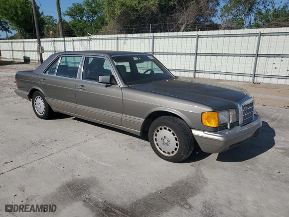 1986 Mercedes-Benz 420 Series 420SEL with VIN WDBCA35D4GA274036, listed as a Copart auction lot 52366565 with 119,277 mi miles and Clean Title. Bid and sale history available at carsss.com. Image 4.