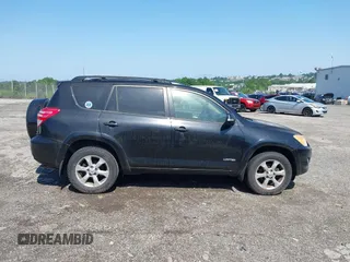 2010 Toyota RAV4 Limited с VIN JTMDK4DV2AD012802, выставлен на аукционе IAAI как лот 42562662 с пробегом 283 501 миль миль и . История ставок и продаж доступна на DreamBid. Изображение 13.
