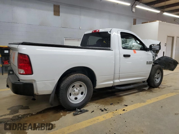 2017 Ram 1500 Tradesman z VIN 3C6JR6AG1HG510512, wystawiony jako Copart lot #87580045 z przebiegiem Nie podano mil oraz Szkoda całkowita • Salvage title. Historia ofert i sprzedaży dostępna na DreamBid. Obrazek 3.