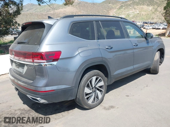 2024 Volkswagen Atlas SE с VIN 1V2KR2CAXRC502457, выставлен на аукционе IAAI как лот 42003296 с пробегом 19 138 миль миль и . История ставок и продаж доступна на DreamBid. Изображение 4.