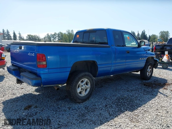 2001 Dodge 1500 z VIN 3B7HF13Z31M533735, wystawiony jako IAAI lot #42417352 z przebiegiem 184 487 mil mil oraz . Historia ofert i sprzedaży dostępna na DreamBid. Obrazek 4.