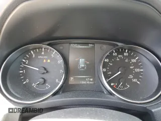 2017 Nissan Rogue SV z VIN KNMAT2MV5HP543165, wystawiony jako Copart lot #53532745 z przebiegiem 136 616 mil mil oraz Szkoda całkowita • Salvage title. Historia ofert i sprzedaży dostępna na DreamBid. Obrazek 9.