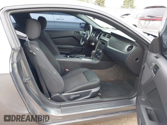 2013 Ford Mustang GT with VIN 1ZVBP8CF1D5261761, listed as a IAAI auction lot 42173607 with 76,658 mi miles and . Bid and sale history available at DreamBid. Image 5.