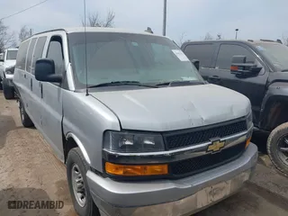 2017 Chevrolet Express Passenger LT with VIN 1GAZGPFG7H1144255, listed as a IAAI auction lot 41662233 with 161,902 mi miles. Bid and sale history available at carsss.com. Image 1.