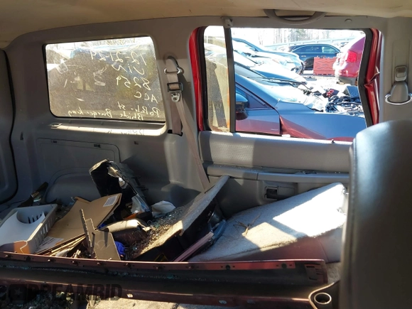 1997 Ford Explorer XLT with VIN 1FMDU32P1VUB98259, listed as a IAAI auction lot 41251433 with 156,680 mi miles and . Bid and sale history available at DreamBid. Image 8.