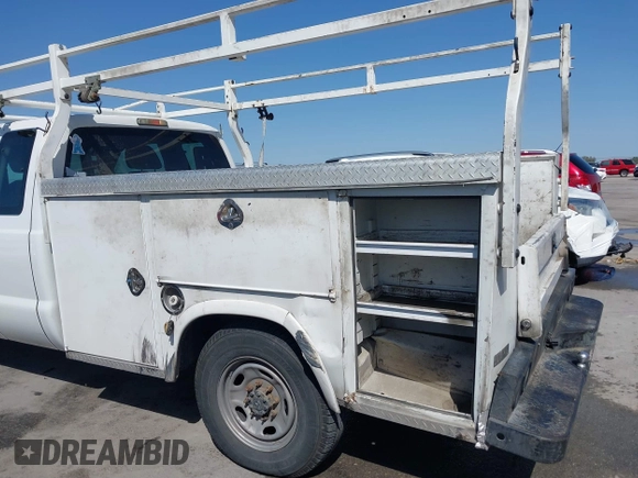 2015 Ford F-250 XL z VIN 1FD7X2A66FEC39519, wystawiony jako IAAI lot #41853743 z przebiegiem 232 244 mil mil oraz . Historia ofert i sprzedaży dostępna na DreamBid. Obrazek 17.