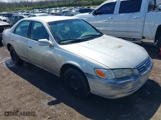2000 Toyota Camry CE with VIN JT2BG22K0Y0455918, listed as a IAAI auction lot 41878066 with 267,164 mi miles. Bid and sale history available at carsss.com. Image 1.