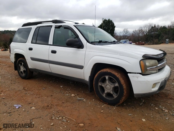 2005 Chevrolet TrailBlazer LS with VIN 1GNES16S656141472, listed as a Copart auction lot 44624865 with 216,234 mi miles and Clean Title. Bid and sale history available at carsss.com. Image 4.