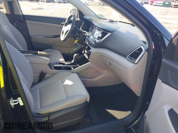 2017 Hyundai Tucson SE with VIN KM8J3CA48HU262668, listed as a IAAI auction lot 41852976 with 22,299 mi miles. Bid and sale history available at carsss.com. Image 5.