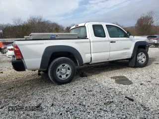 2013 Toyota Tacoma PreRunner with VIN 5TFTU4GN4DX040895, listed as a Copart auction lot 82825534 with 92,667 mi miles and Clean Title. Bid and sale history available at carsss.com. Image 3.