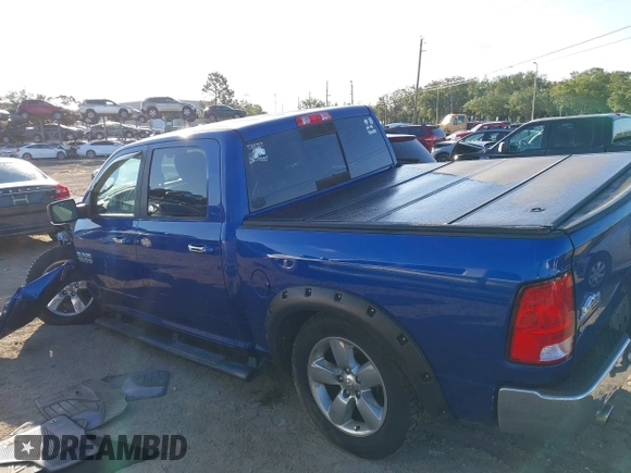 2017 Ram 1500 Big Horn z VIN 3C6RR7LT1HG613738, wystawiony jako IAAI lot #42263410 z przebiegiem 168 816 mil mil oraz . Historia ofert i sprzedaży dostępna na DreamBid. Obrazek 14.