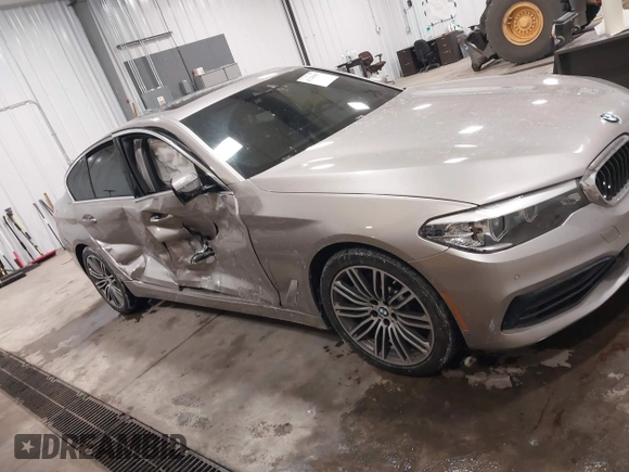 2019 BMW 5 Series 540i xDrive with VIN WBAJE7C58KWW24695, listed as a IAAI auction lot 41346095 with 65,374 mi miles and . Bid and sale history available at carsss.com. Image 13.