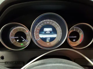 2013 Mercedes-Benz C 300 Sport with VIN WDDGF8AB1DR264797, listed as a Copart auction lot 60043465 with 64,249 mi miles and Salvage title. Bid and sale history available at DreamBid. Image 9.