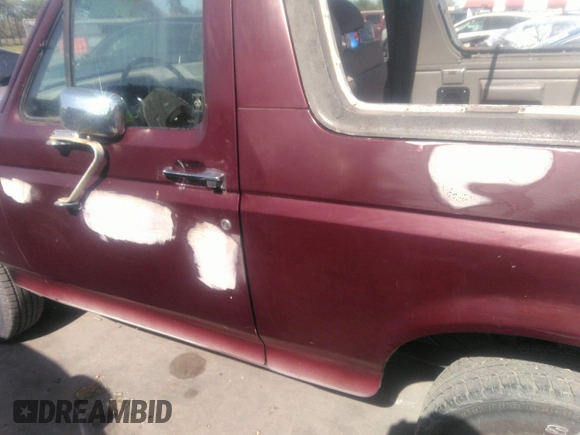 1990 Ford Bronco XL z VIN 1FMEU15N7LLA25223, wystawiony jako IAAI lot #41858217 z przebiegiem 196 000 mil mil oraz . Historia ofert i sprzedaży dostępna na DreamBid. Obrazek 12.