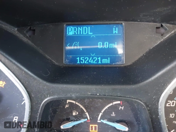 2012 Ford Focus SE z VIN 1FAHP3K20CL197291, wystawiony jako IAAI lot #41643107 z przebiegiem 152 421 mil mil oraz . Historia ofert i sprzedaży dostępna na DreamBid. Obrazek 7.