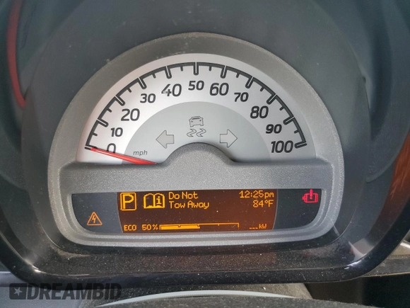 2014 Smart fortwo Passion z VIN WMEEJ9AA4EK787658, wystawiony jako Copart lot #63438465 z przebiegiem Nie podano mil oraz Czysty tytuł • Clean title. Historia ofert i sprzedaży dostępna na DreamBid. Obrazek 9.