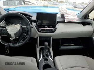 2023 Toyota Corolla Cross L z VIN 7MUAAAAG6PV042401, wystawiony jako Copart lot #49624765 z przebiegiem 24 748 mil mil oraz Szkoda całkowita • Salvage title. Historia ofert i sprzedaży dostępna na DreamBid. Obrazek 8.