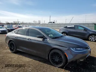 2015 Chrysler 200 C z VIN 1C3CCCEG7FN557063, wystawiony jako Copart lot #50278025 z przebiegiem 146 749 mil mil oraz Szkody całkowita. Historia ofert i sprzedaży dostępna na DreamBid. Obrazek 4.