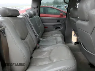2005 GMC Sierra 1500HD SLE z VIN 1GTGC13U55F818709, wystawiony jako Copart lot #81494564 z przebiegiem Nie podano mil oraz Nie do naprawy. Historia ofert i sprzedaży dostępna na DreamBid. Obrazek 10.