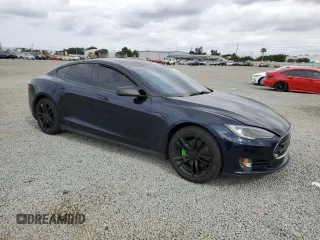 2013 Tesla Model S Performance с VIN 5YJSA1DP9DFP05325, выставлен на аукционе Copart как лот 52617545 с пробегом 122 847 миль миль и Списание • Salvage title. История ставок и продаж доступна на DreamBid. Изображение 4.