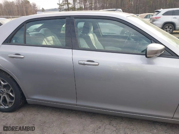 2018 Chrysler 300 with VIN 2C3CCABG8JH191057, listed as a IAAI auction lot 41645700 with 36,824 mi miles. Bid and sale history available at carsss.com. Image 14.