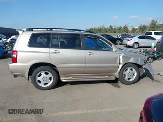 2007 Toyota Highlander w/3rd Row z VIN JTEDP21A170142864, wystawiony jako IAAI lot #41456140 z przebiegiem 210 347 mil mil oraz . Historia ofert i sprzedaży dostępna na DreamBid. Obrazek 14.