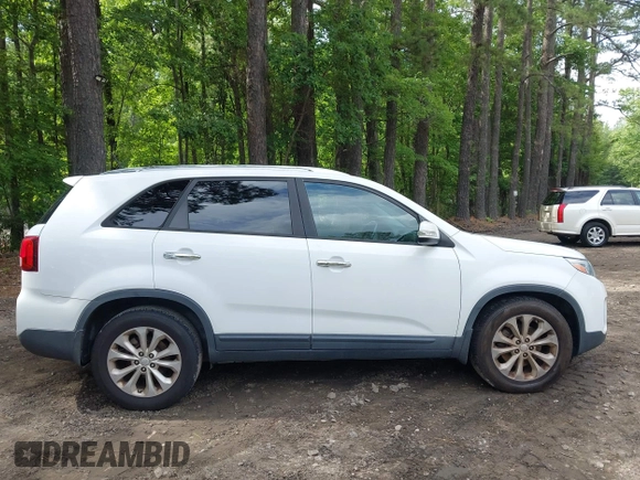 2014 Kia Sorento EX with VIN 5XYKU4A70EG516330, listed as a IAAI auction lot 42462400 with 146,221 mi miles and . Bid and sale history available at DreamBid. Image 13.