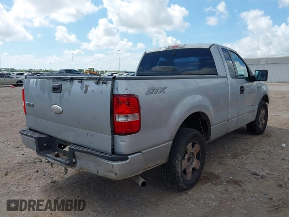 2007 Ford F-150 XL с VIN 1FTRF12277KC38355, выставлен на аукционе IAAI как лот 42528425 с пробегом 250 404 миль миль и . История ставок и продаж доступна на DreamBid. Изображение 4.