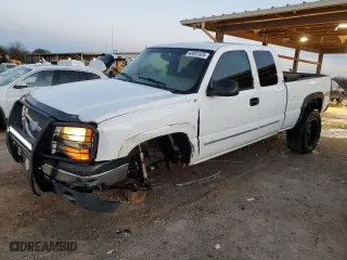 2003 Chevrolet Silverado 1500 LS with VIN 2GCEK19T031147690, listed as a Copart auction lot 48001325 with 193,144 mi miles and Salvage Title. Bid and sale history available at carsss.com. Image 1.