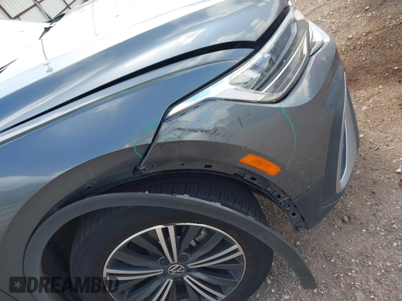 2024 Volkswagen Tiguan Wolfsburg Edition z VIN 3VV6B7AX8RM224282, wystawiony jako IAAI lot #42571544 z przebiegiem 16 516 mil mil oraz . Historia ofert i sprzedaży dostępna na DreamBid. Obrazek 18.