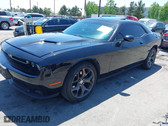 2018 Dodge Challenger SXT z VIN 2C3CDZAG3JH258838, wystawiony jako IAAI lot #42223754 z przebiegiem 102 827 mil mil oraz . Historia ofert i sprzedaży dostępna na DreamBid. Obrazek 18.