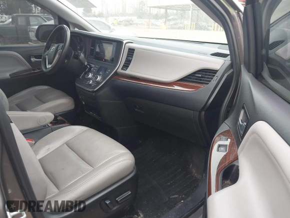 2015 Toyota Sienna Ltd with VIN 5TDDK3DC4FS096867, listed as a IAAI auction lot 41451129 with 226,548 mi miles. Bid and sale history available at carsss.com. Image 5.