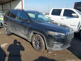 2019 Jeep Cherokee Latitude Plus with VIN 1C4PJLLB6KD247268, listed as a IAAI auction lot 41664981 with 98,086 mi miles. Bid and sale history available at carsss.com. Image 1.