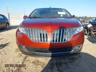 2014 Lincoln MKX with VIN 2LMDJ8JK2EBL00416, listed as a IAAI auction lot 40693429 with 118,427 mi miles. Bid and sale history available at carsss.com. Image 12.
