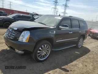 2011 Cadillac Escalade z VIN 1GYS4AEF1BR372956, wystawiony jako Copart lot #55878935 z przebiegiem 210 870 mil mil oraz Szkoda całkowita • Salvage title. Historia ofert i sprzedaży dostępna na DreamBid. Obrazek 1.