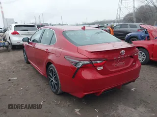 2022 Toyota Camry SE with VIN 4T1T11AK8NU019780, listed as a IAAI auction lot 41556856 with 17,180 mi miles. Bid and sale history available at carsss.com. Image 3.