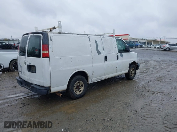 2007 Chevrolet Express Cargo Van with VIN 1GCGG25V271190835, listed as a IAAI auction lot 41763212 with 478,196 mi miles. Bid and sale history available at carsss.com. Image 4.