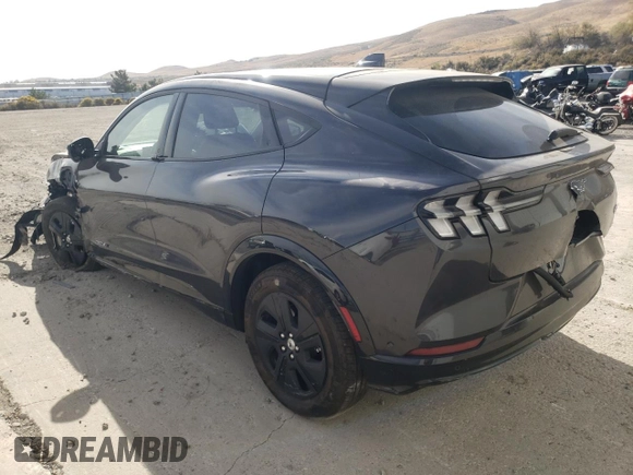 2022 Ford Mustang Mach-E California Route 1 z VIN 3FMTK2R72NMA02626, wystawiony jako Copart lot #63863292 z przebiegiem Nie podano mil oraz . Historia ofert i sprzedaży dostępna na DreamBid. Obrazek 3.